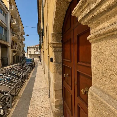 Arena Apartman *